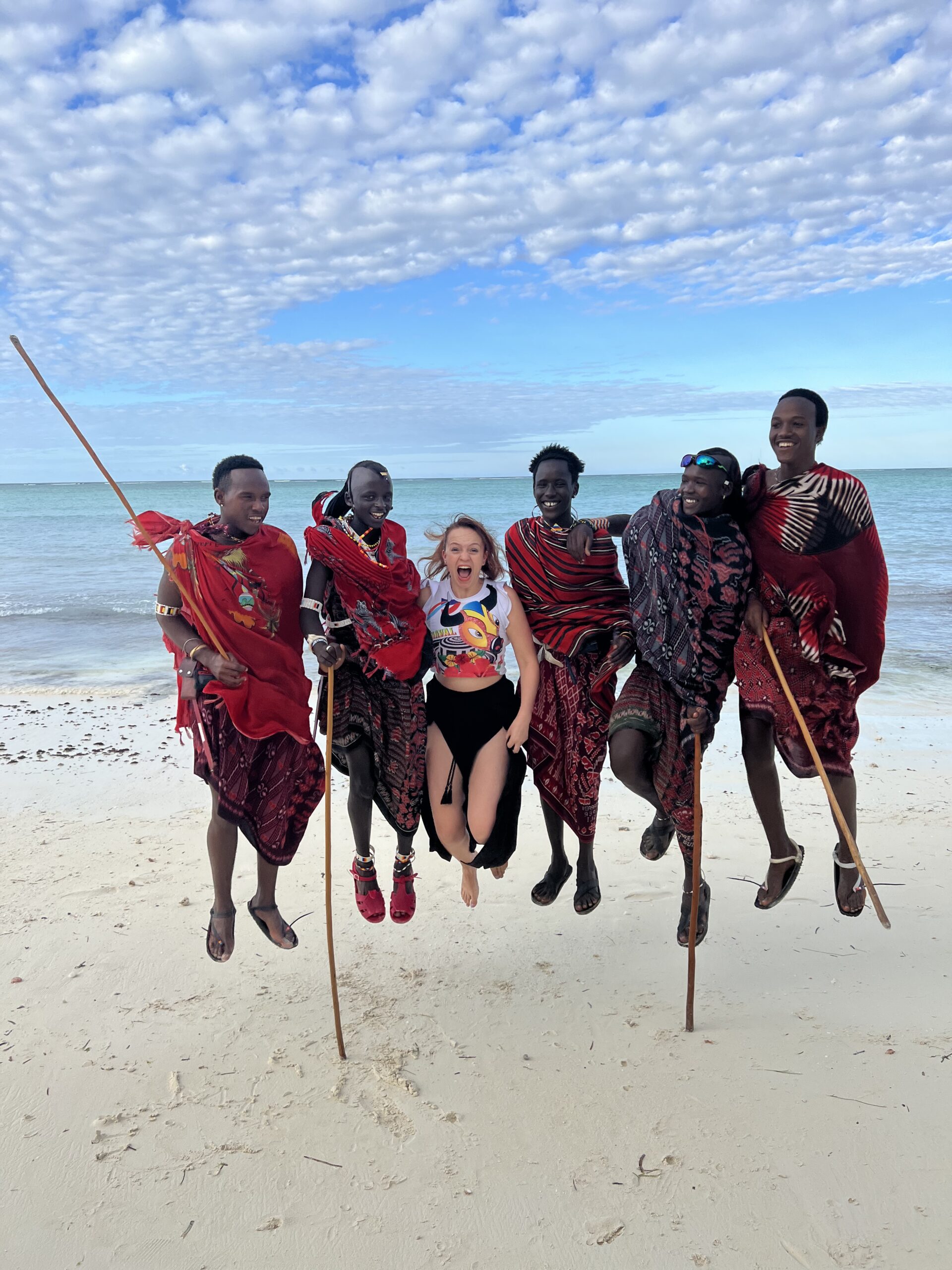 Para viajar se necesita tener dinero?